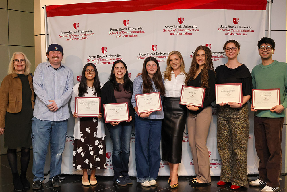 Journalism Without Walls students